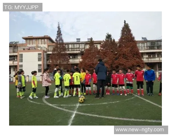 搏击长空足球俱乐部:追逐梦想的绿茵传奇与青春的激情碰撞 搏击长空足球俱乐部:追逐梦想的绿茵传奇与青春的激情碰撞