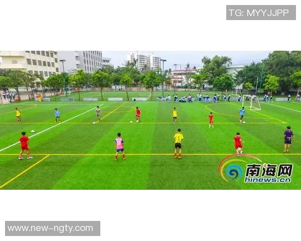 青春在绿茵场上飞扬校园足球歌声响彻心间